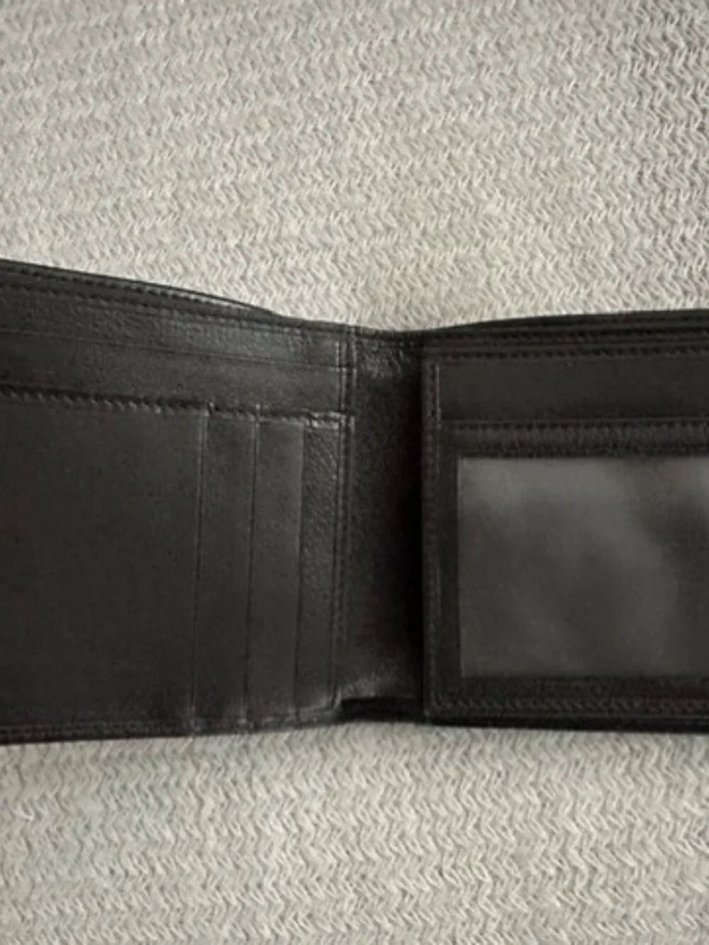 Gucci compact wallet